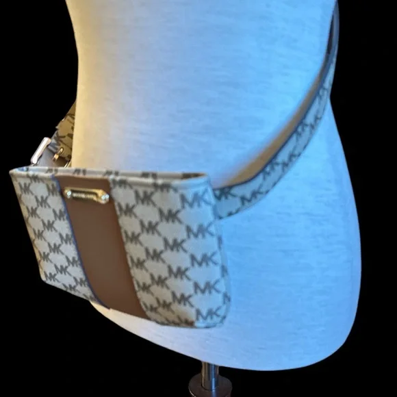 Michael Kors waist purse (wallet, Fannie pack) , size L/XL - Picture 3 of 6